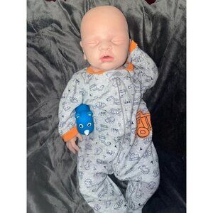 🆕17 inch Full Body Platinum Silicone Bald Baby Dolls Sleeping Closed Mouth Boy